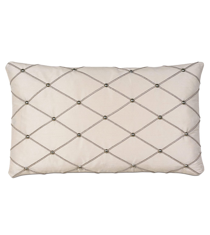 ���R�� 13X22 EDRIS IVORY W/NAILHEADS